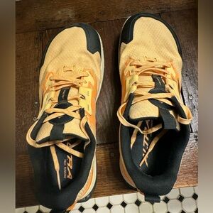 Altra Women’s Lone Peak 7 Trail Running Shoe Size 8.5